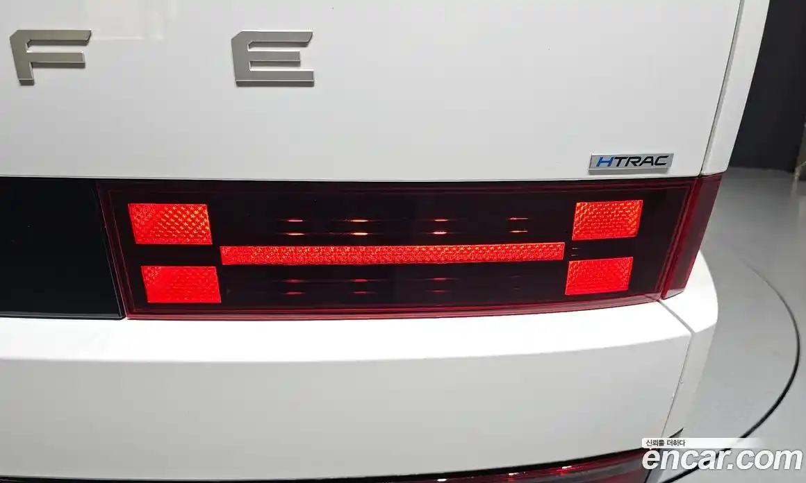 Hyundai Santa Fe 2025 2.5 автомат (гидро), фото 9