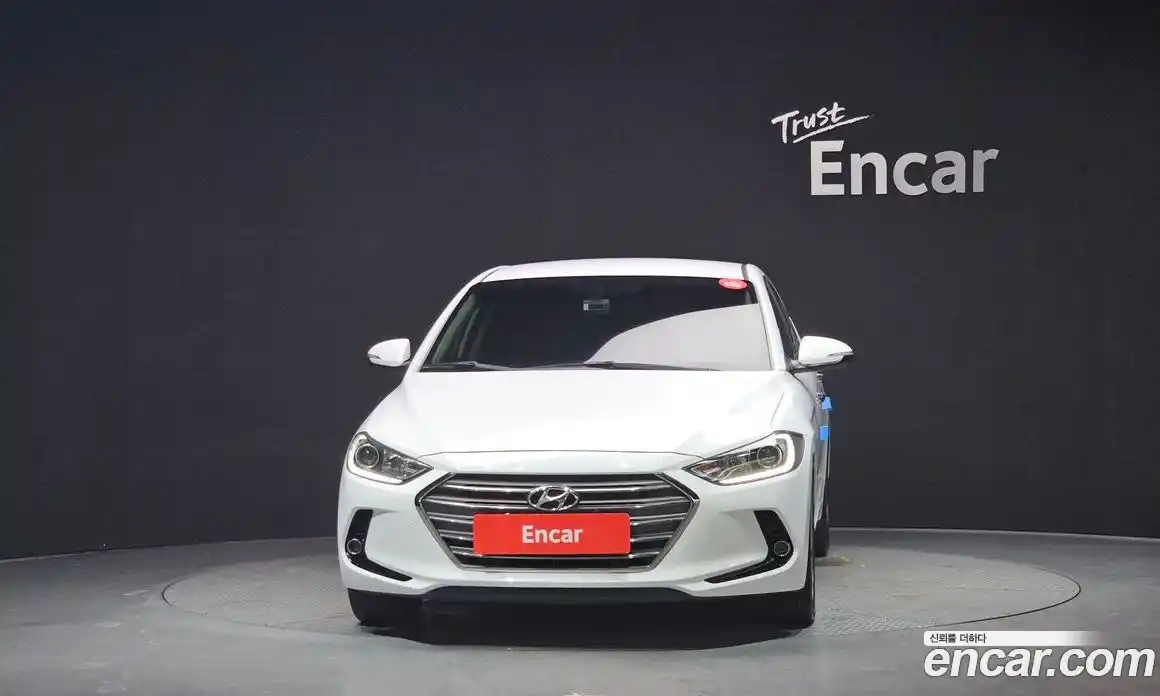 Hyundai Avante 2017 1.6 автомат (гидро), фото 3