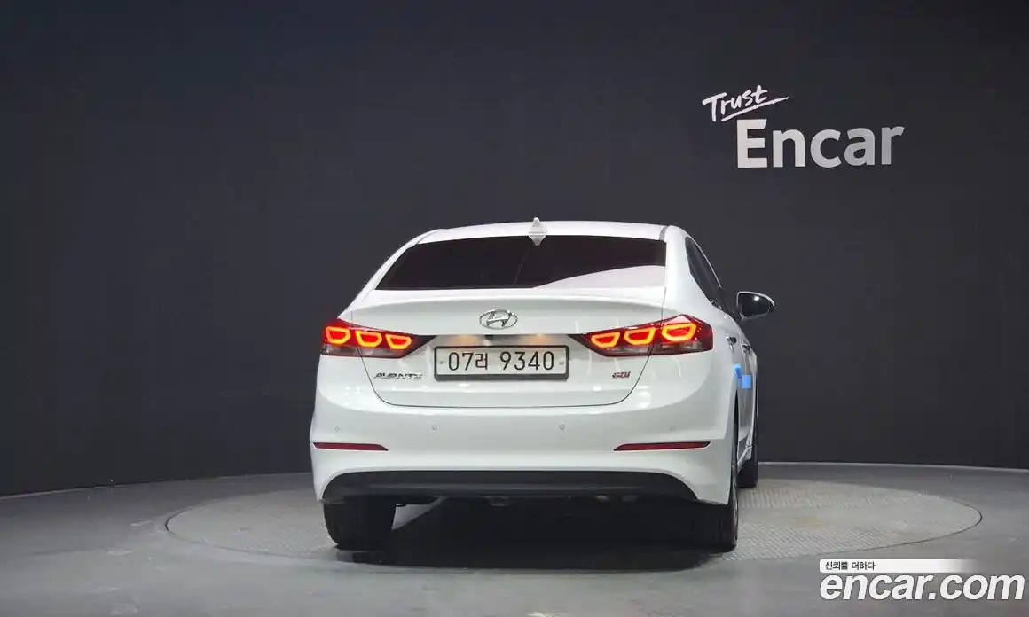 Hyundai Avante 2017 1.6 автомат (гидро), фото 4