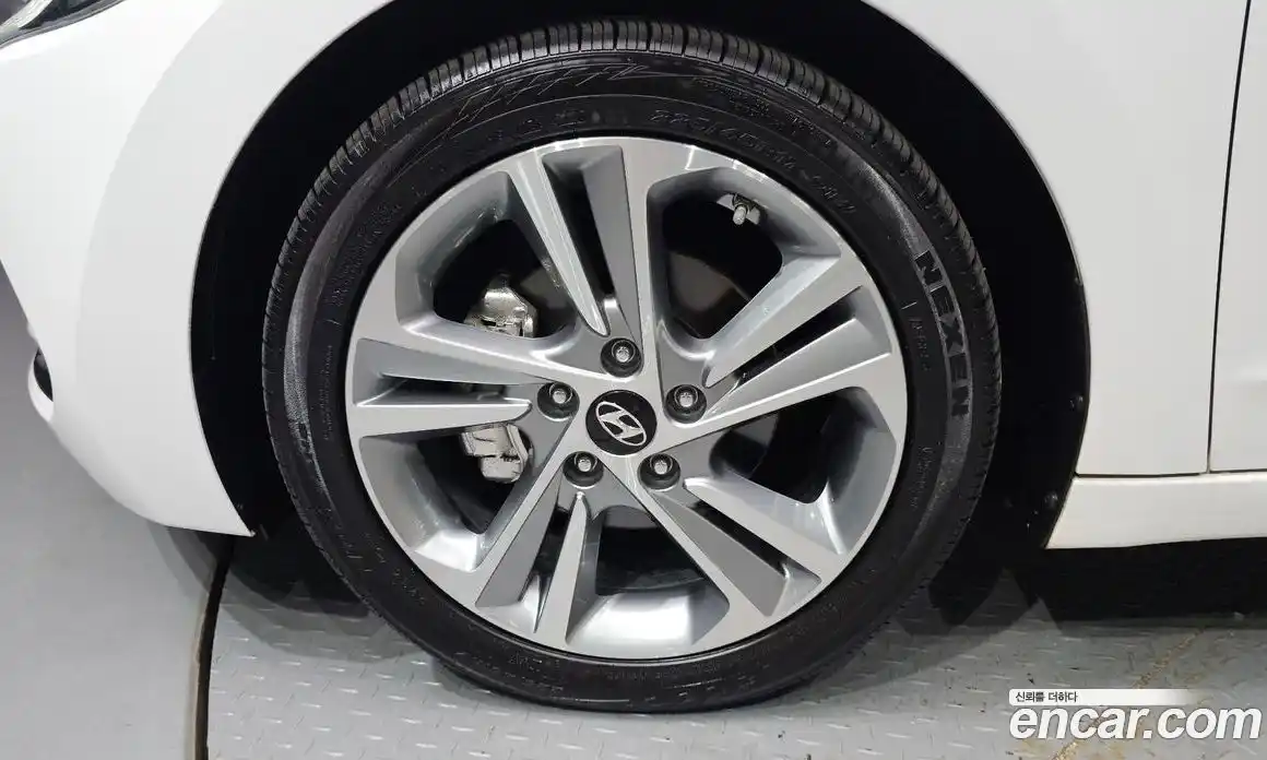Hyundai Avante 2017 1.6 автомат (гидро), фото 5