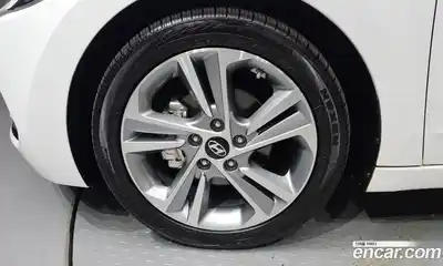Hyundai Avante 2017 1.6 автомат (гидро), миниатюра 5