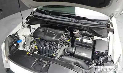 Hyundai Avante 2017 1.6 автомат (гидро), миниатюра 6
