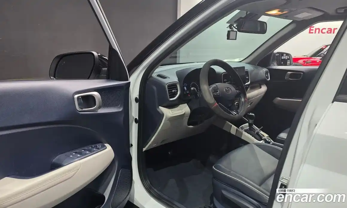 Hyundai Venue 2022 1.6 автомат (гидро), фото 13