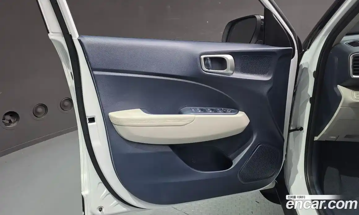 Hyundai Venue 2022 1.6 автомат (гидро), фото 14