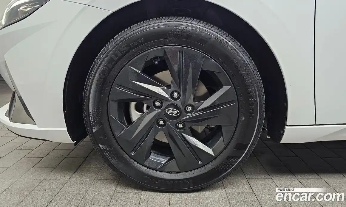 Hyundai Avante 2022 1.6 автомат (гидро), фото 5