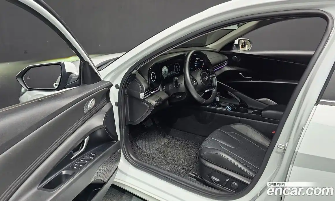 Hyundai Avante 2020 1.6 автомат (гидро), фото 13