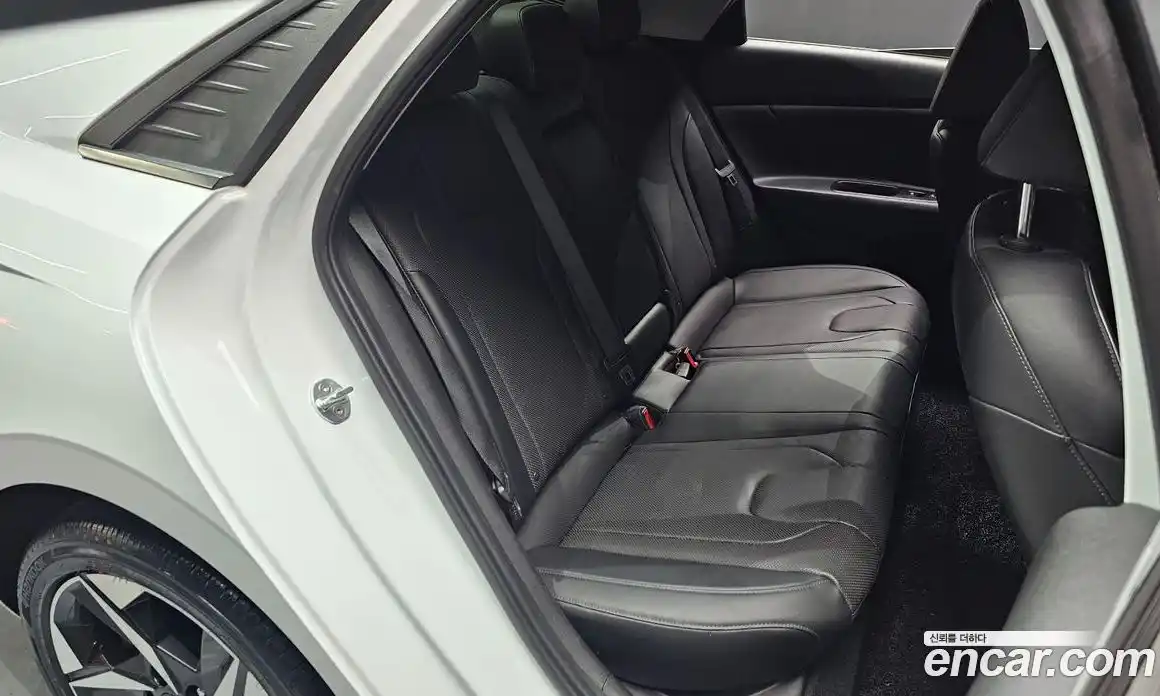 Hyundai Avante 2020 1.6 автомат (гидро), фото 17