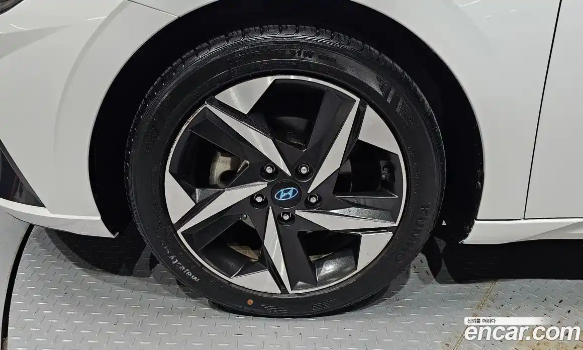 Hyundai Avante 2020 1.6 автомат (гидро), фото 5