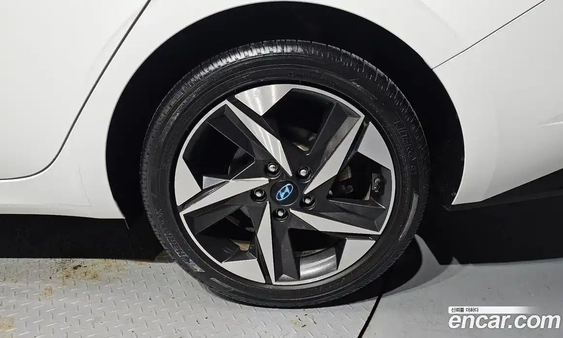 Hyundai Avante 2020 1.6 автомат (гидро), фото 7