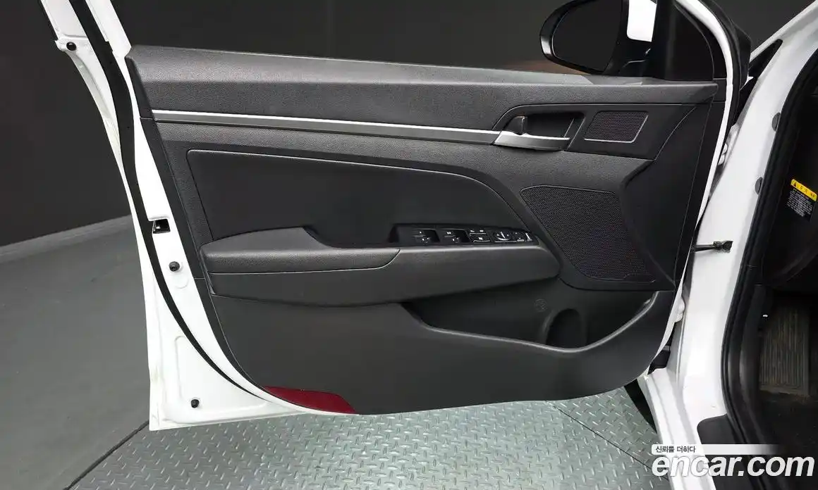 Hyundai Avante 2019 1.6 автомат (гидро), фото 14