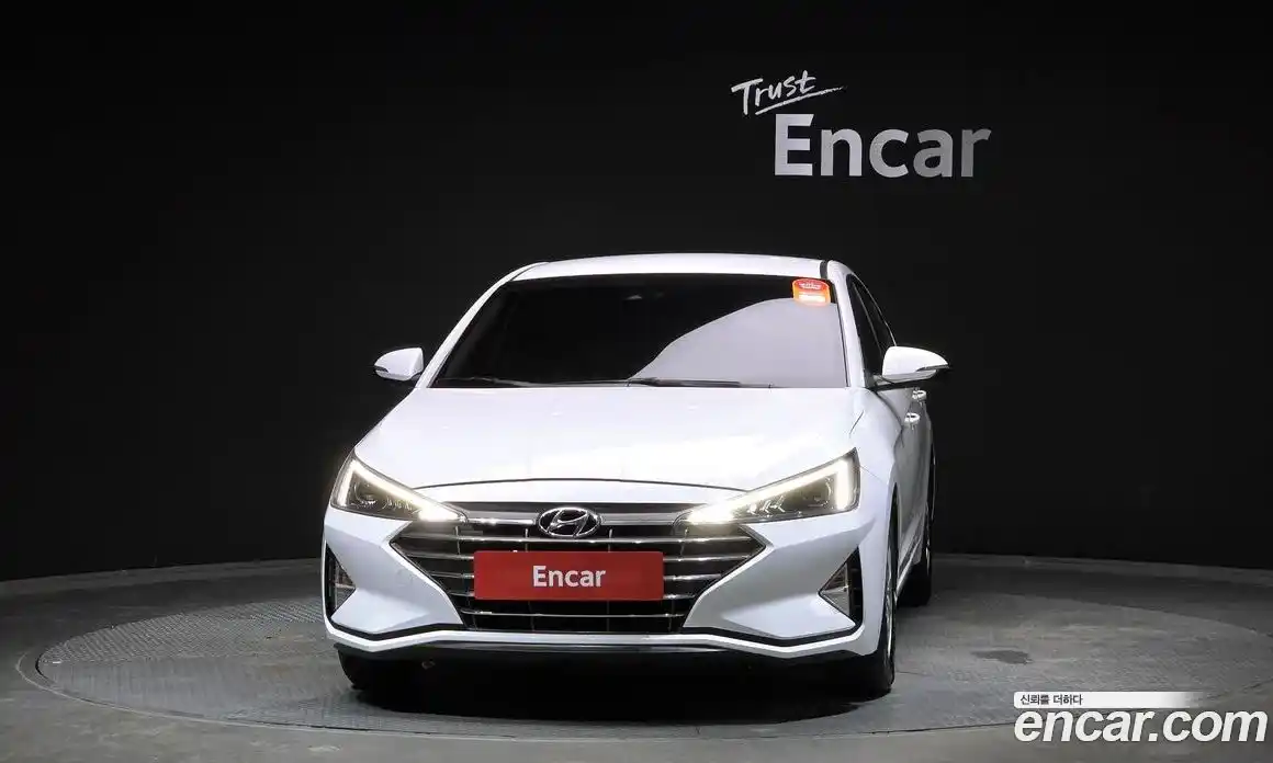 Hyundai Avante 2019 1.6 автомат (гидро), фото 3