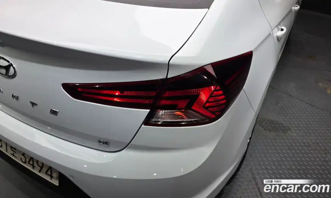 Hyundai Avante 2019 1.6 автомат (гидро), фото 9