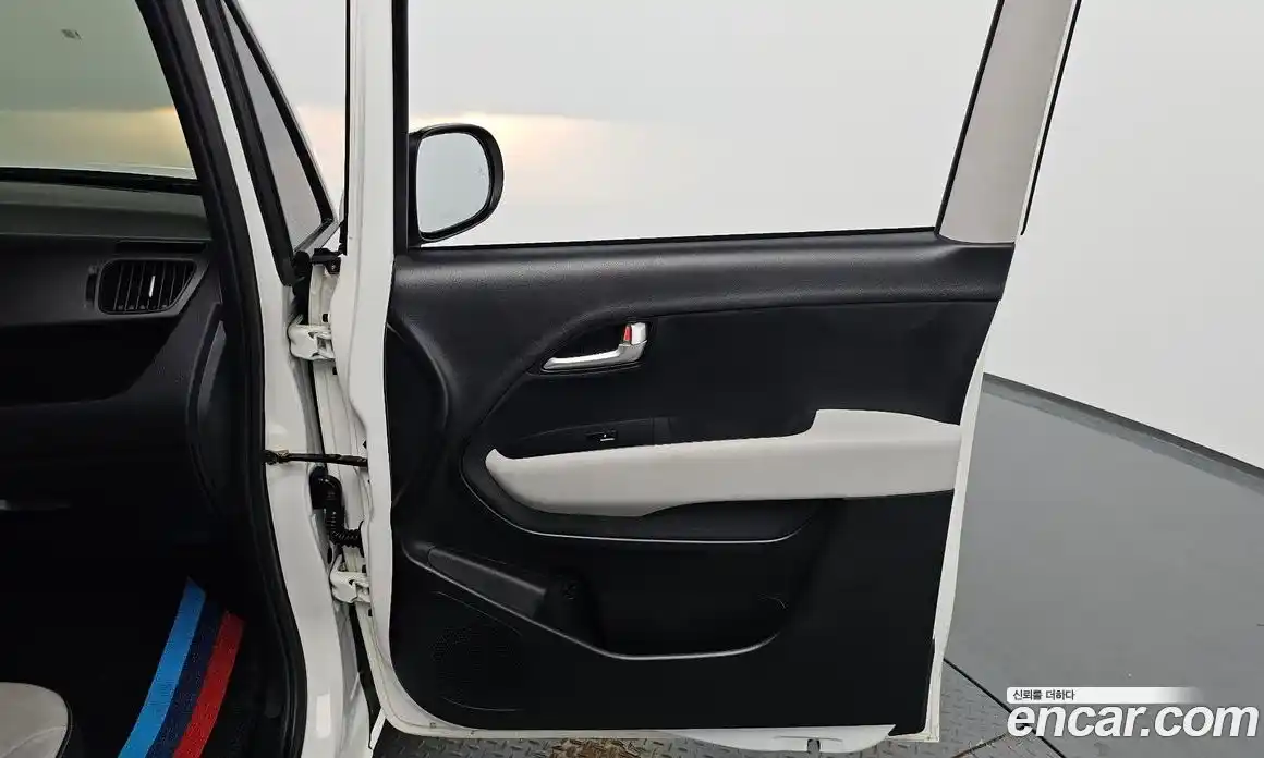 Kia Ray 2022 1.0 автомат (гидро), фото 13