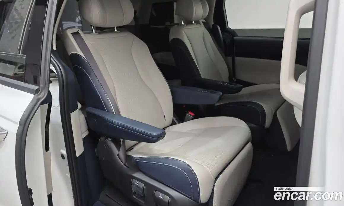 Kia Carnival 2024 1.6 автомат (гидро), фото 17