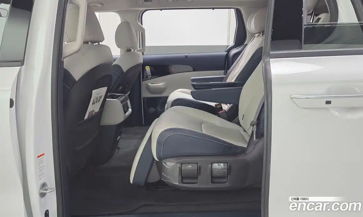 Kia Carnival 2024 1.6 автомат (гидро), фото 18