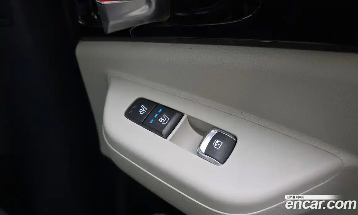 Kia Carnival 2024 1.6 автомат (гидро), фото 28