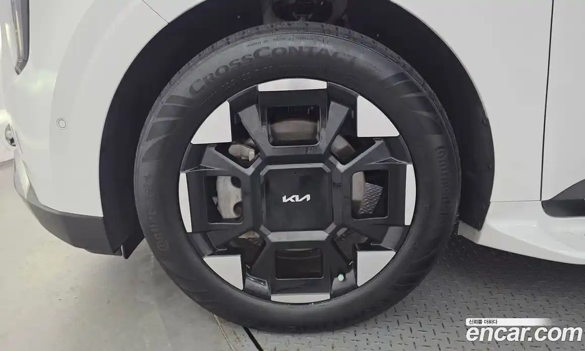 Kia Carnival 2024 1.6 автомат (гидро), фото 5