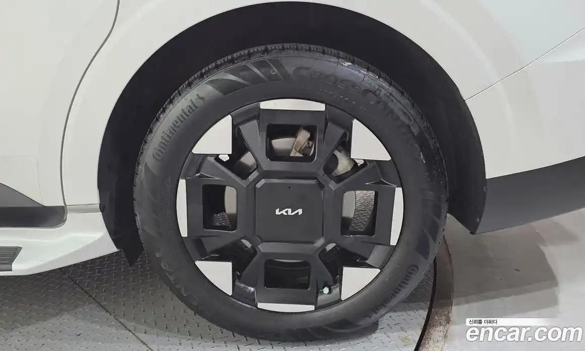 Kia Carnival 2024 1.6 автомат (гидро), фото 7