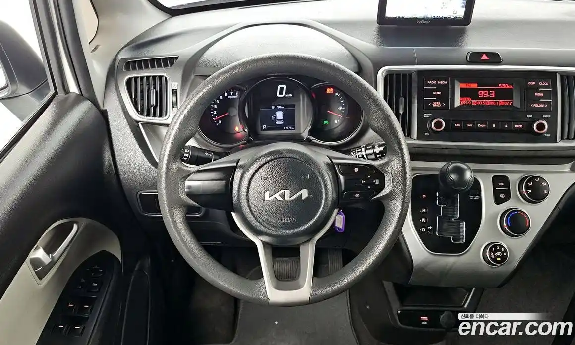Kia Ray 2022 1.0 автомат (гидро), фото 12