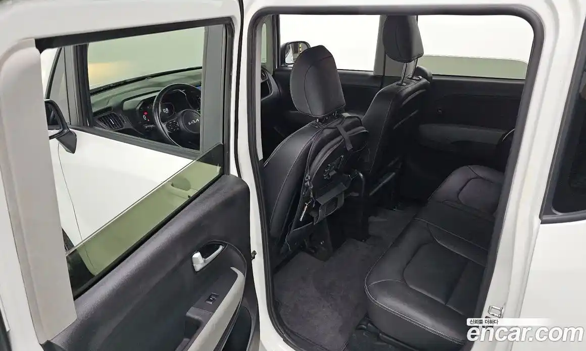 Kia Ray 2023 1.0 автомат (гидро), фото 24