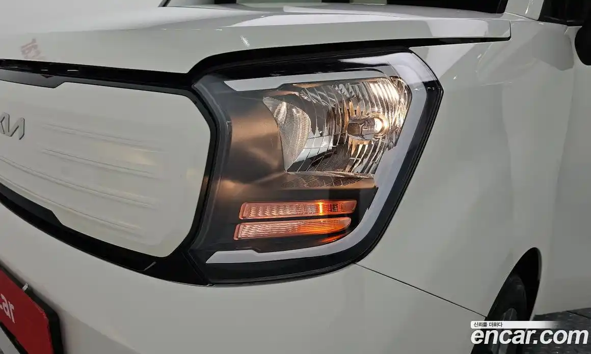Kia Ray 2023 1.0 автомат (гидро), фото 8