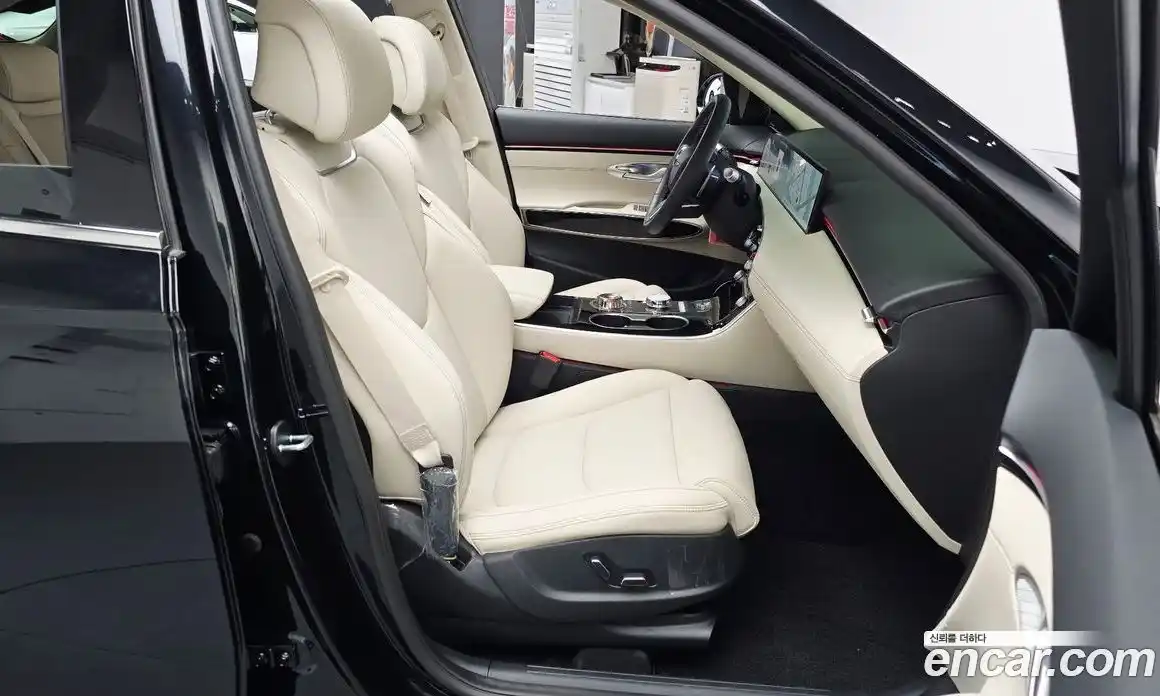 Genesis GV70 2025 2.5 автомат (гидро), фото 18