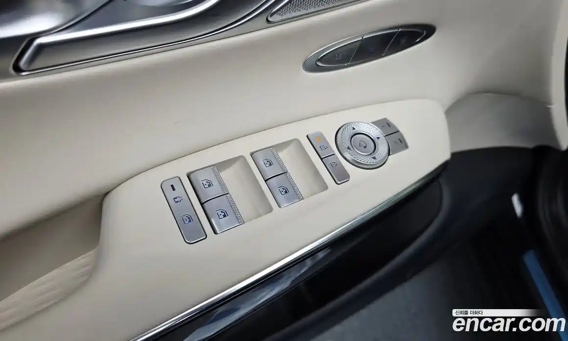 Genesis GV70 2025 2.5 автомат (гидро), фото 21