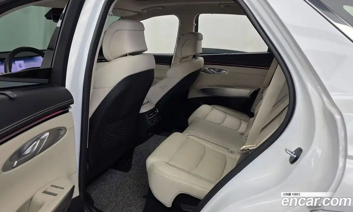 Genesis GV70 2024 2.5 автомат (гидро), фото 16