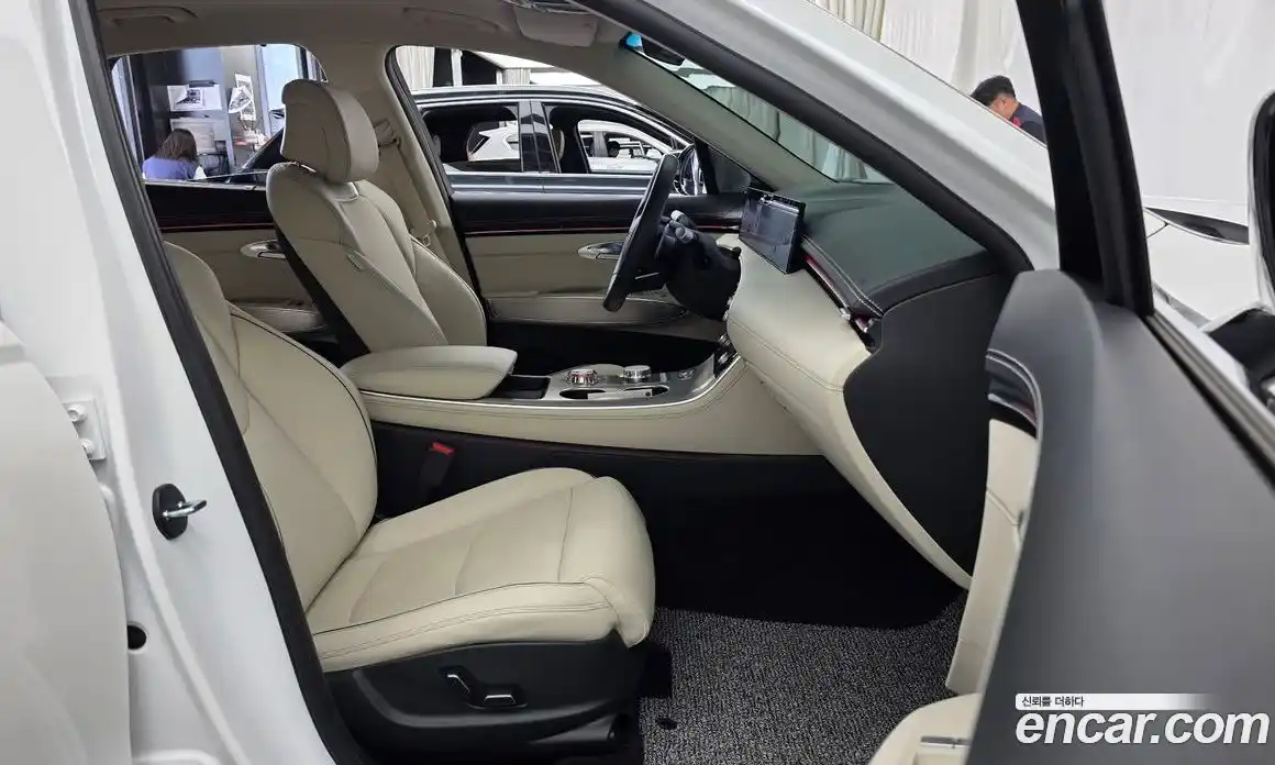 Genesis GV70 2024 2.5 автомат (гидро), фото 17