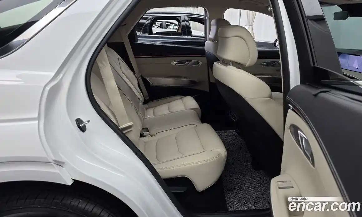 Genesis GV70 2024 2.5 автомат (гидро), фото 18