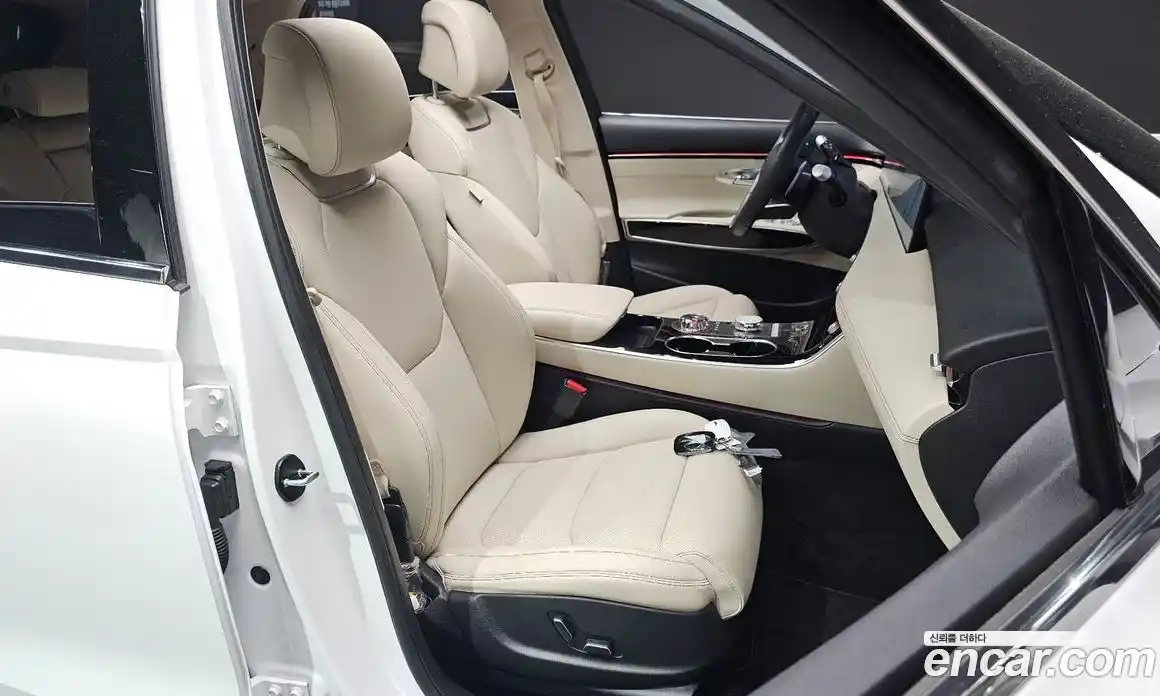 Genesis GV70 2024 2.5 автомат (гидро), фото 11