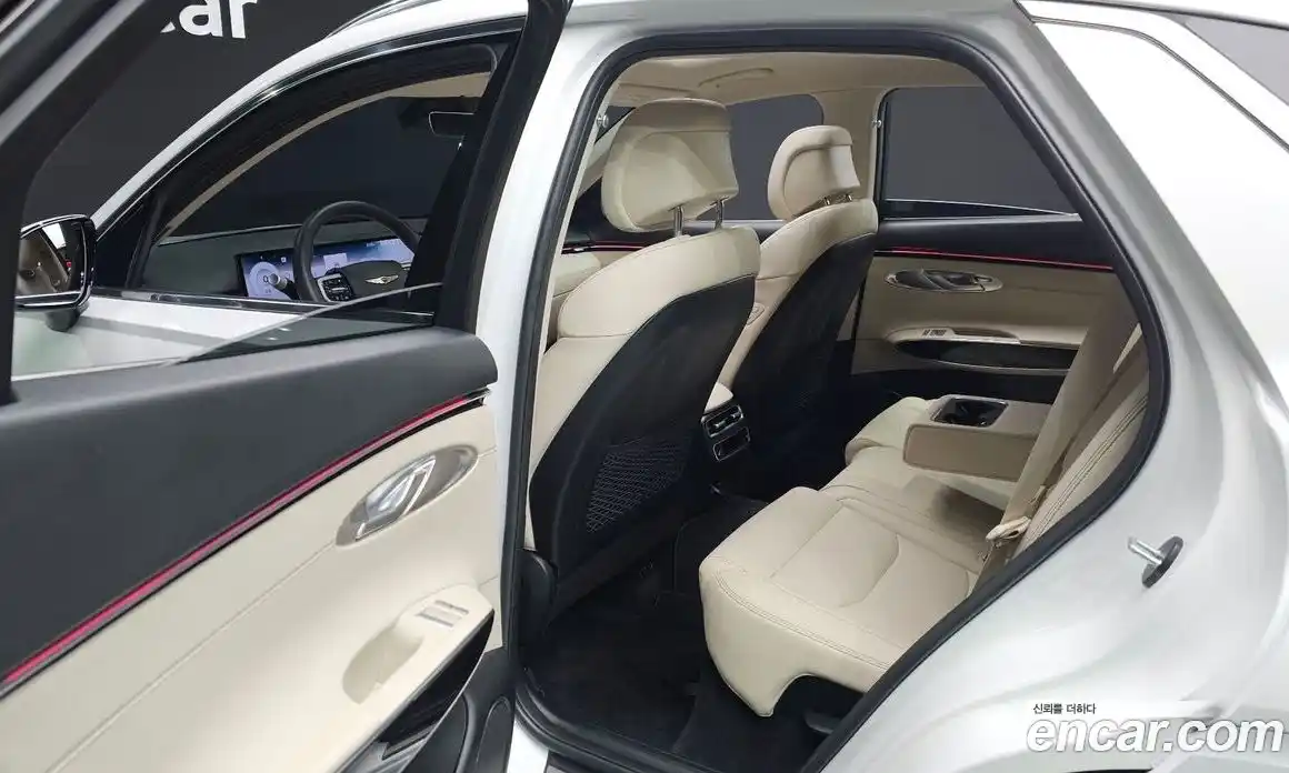 Genesis GV70 2024 2.5 автомат (гидро), фото 12