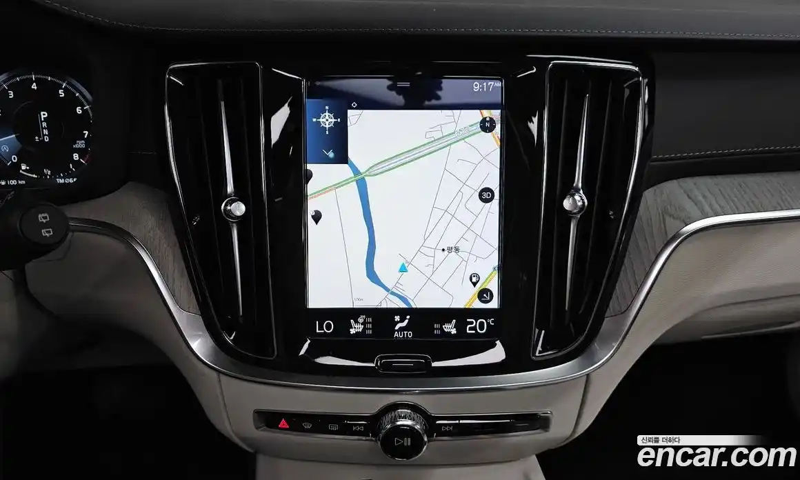 Volvo V60 2019 2.0 автомат (гидро), фото 13