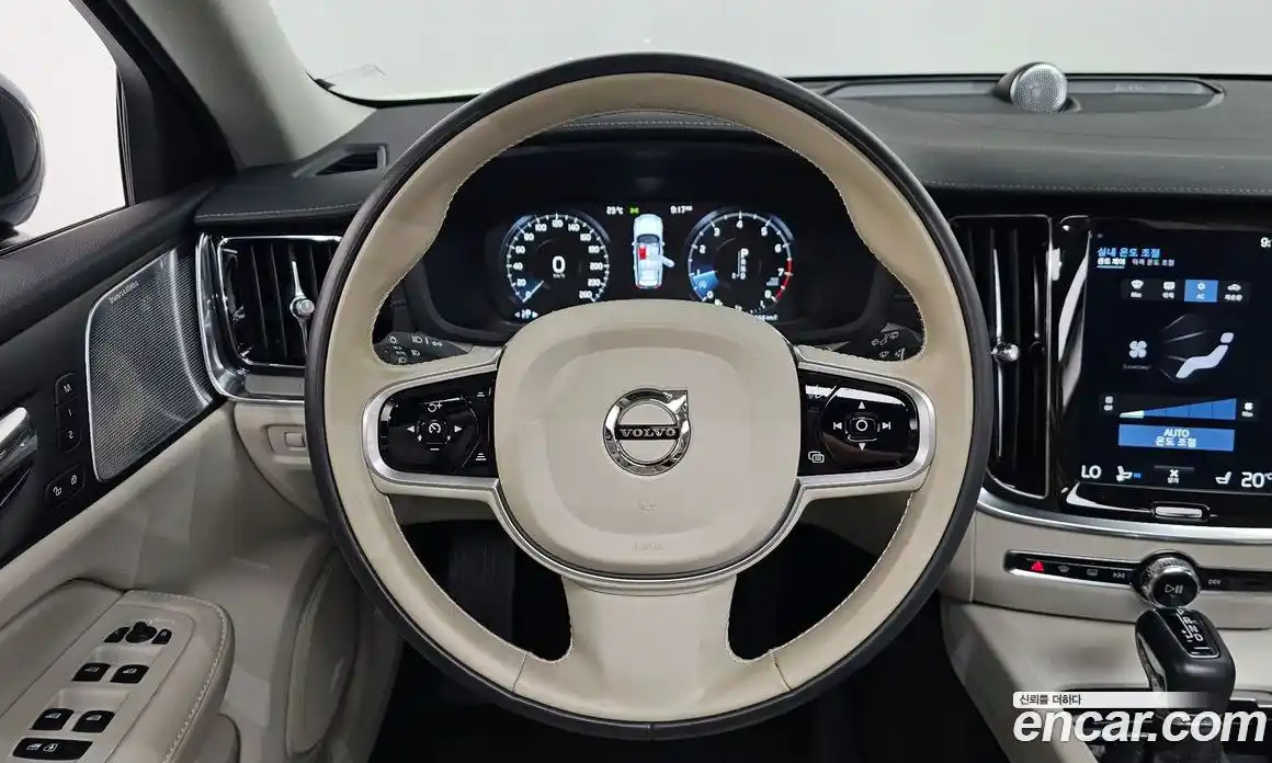 Volvo V60 2019 2.0 автомат (гидро), фото 14
