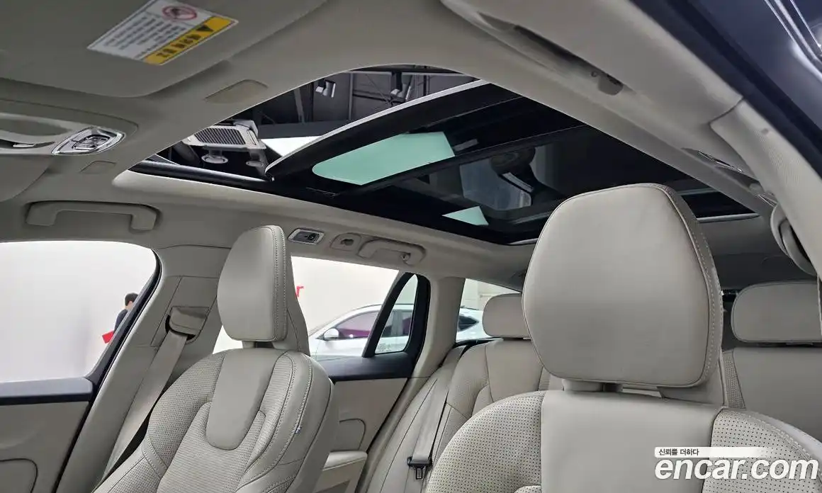 Volvo V60 2019 2.0 автомат (гидро), фото 16