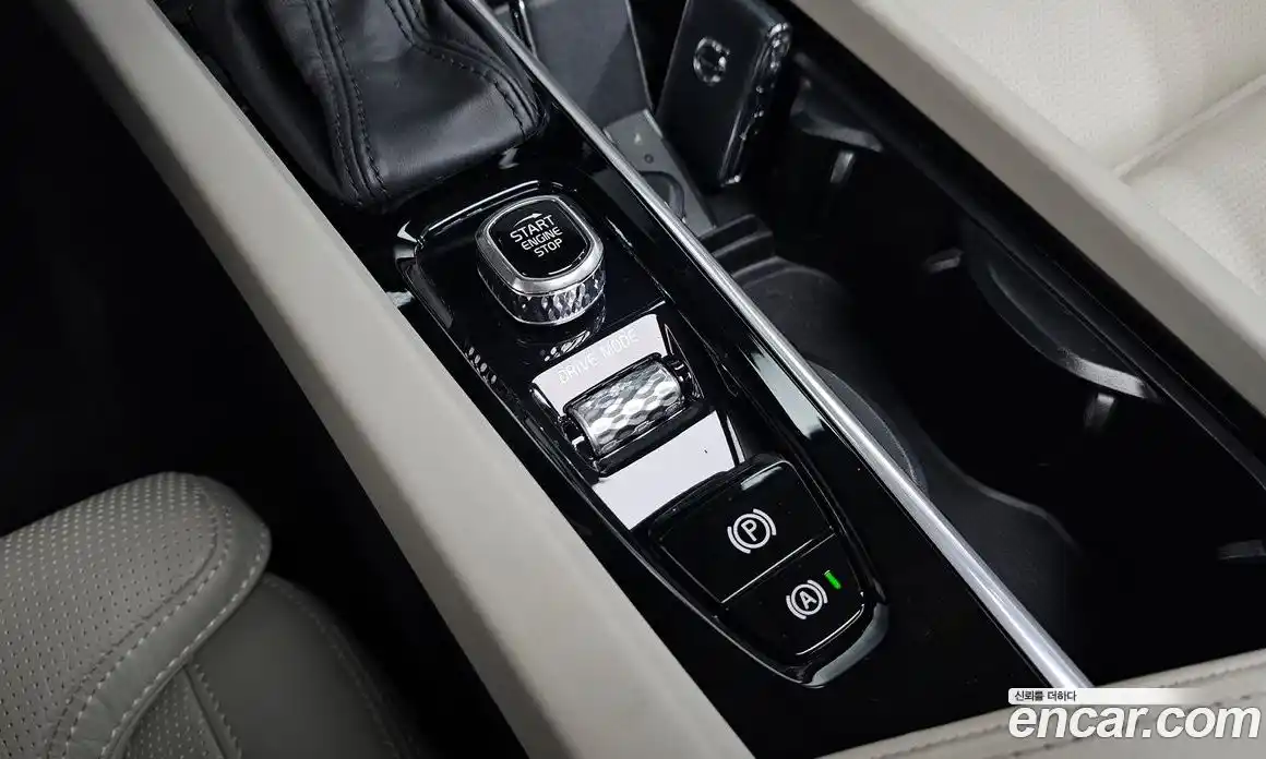 Volvo V60 2019 2.0 автомат (гидро), фото 19