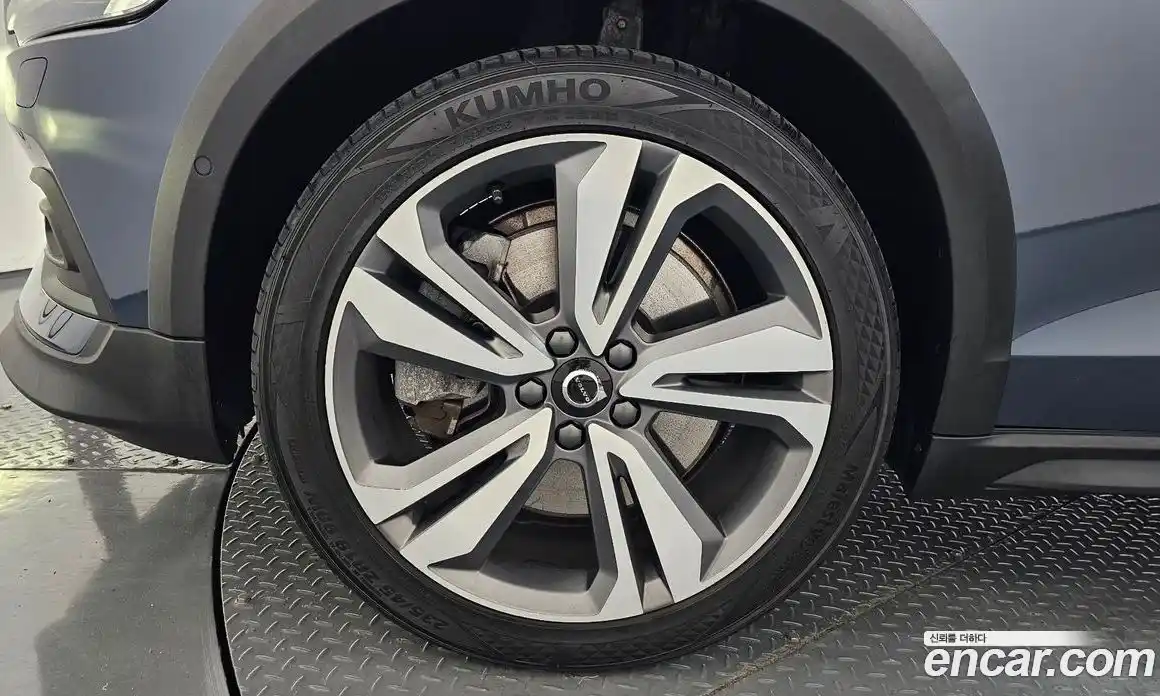 Volvo V60 2019 2.0 автомат (гидро), фото 5