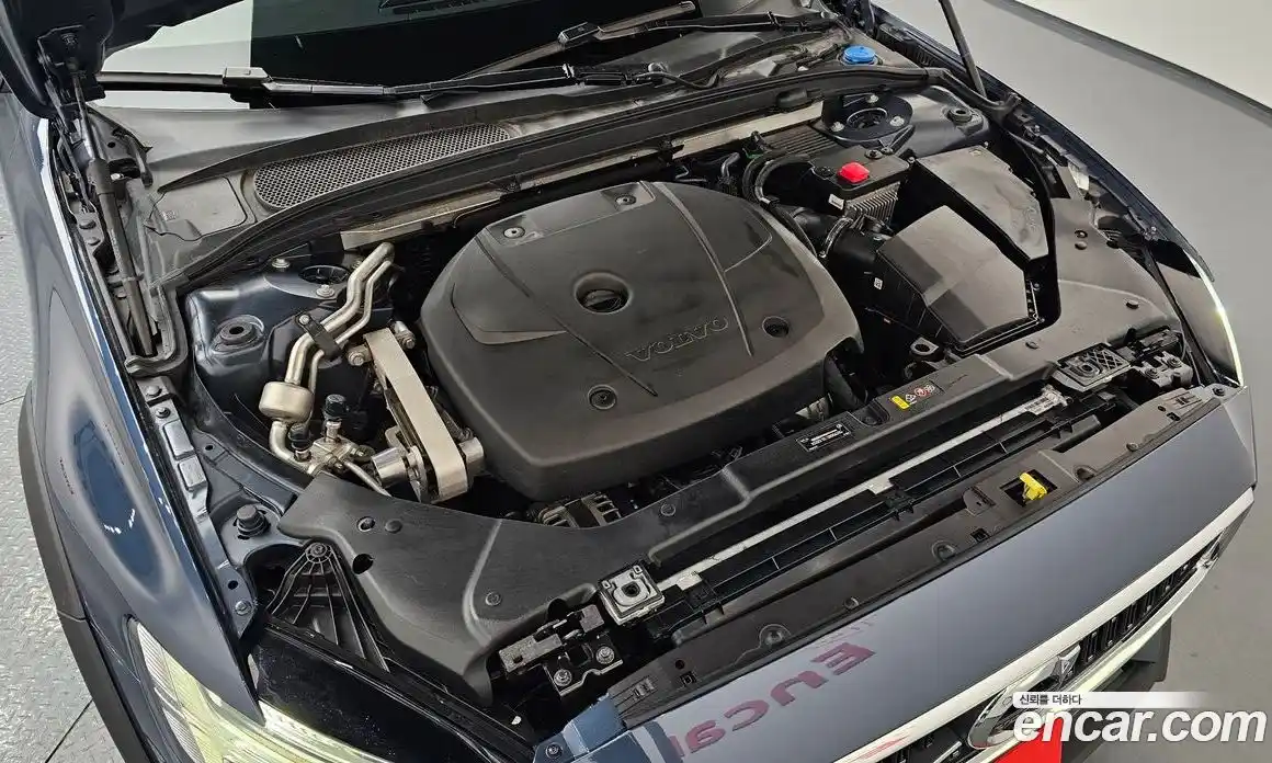 Volvo V60 2019 2.0 автомат (гидро), фото 6