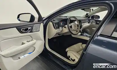 Volvo V60 2019 2.0 автомат (гидро), миниатюра 10
