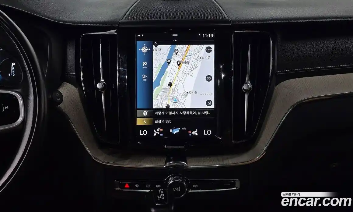 Volvo XC60 2018 2.0 автомат (гидро), фото 18
