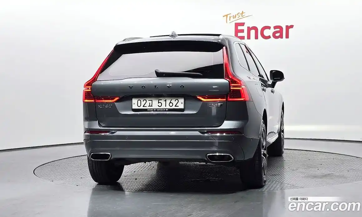 Volvo XC60 2018 2.0 автомат (гидро), фото 4