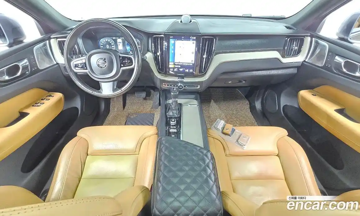 Volvo XC60 2018 2.0 автомат (гидро), фото 7