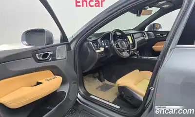 Volvo XC60 2018 2.0 автомат (гидро), миниатюра 10