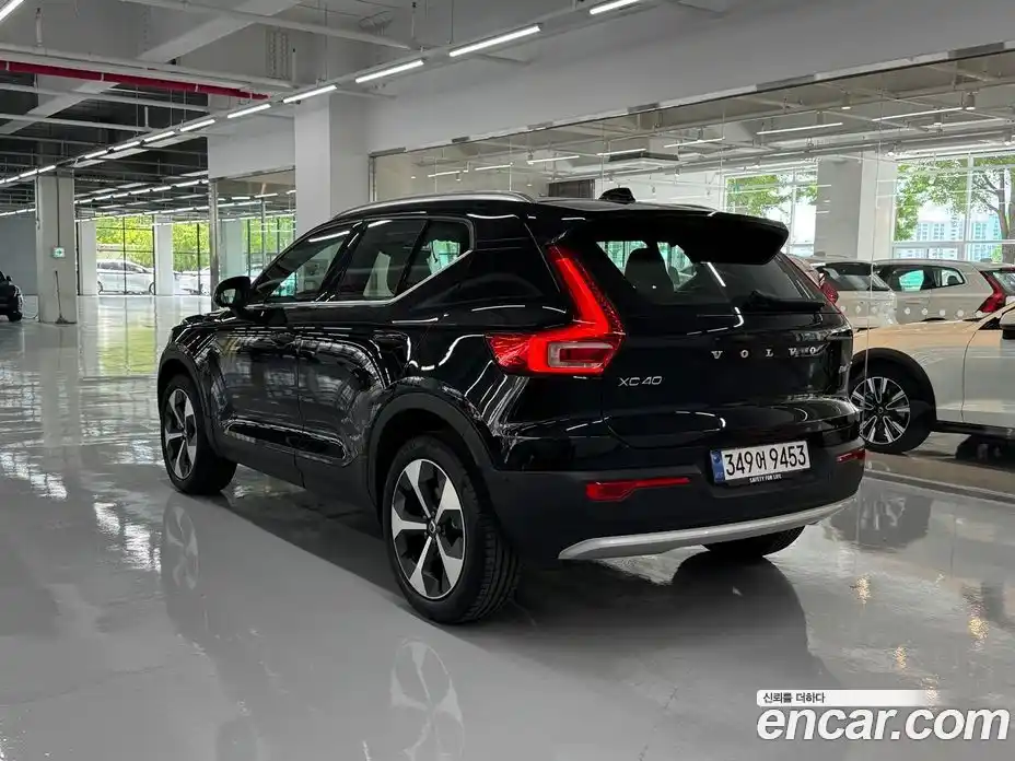 Volvo XC40 2025 2.0 автомат (гидро), фото 16