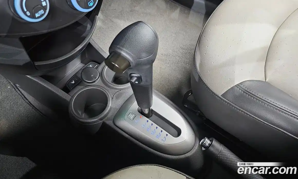Chevrolet Spark 2012 1.0 автомат (гидро), фото 9