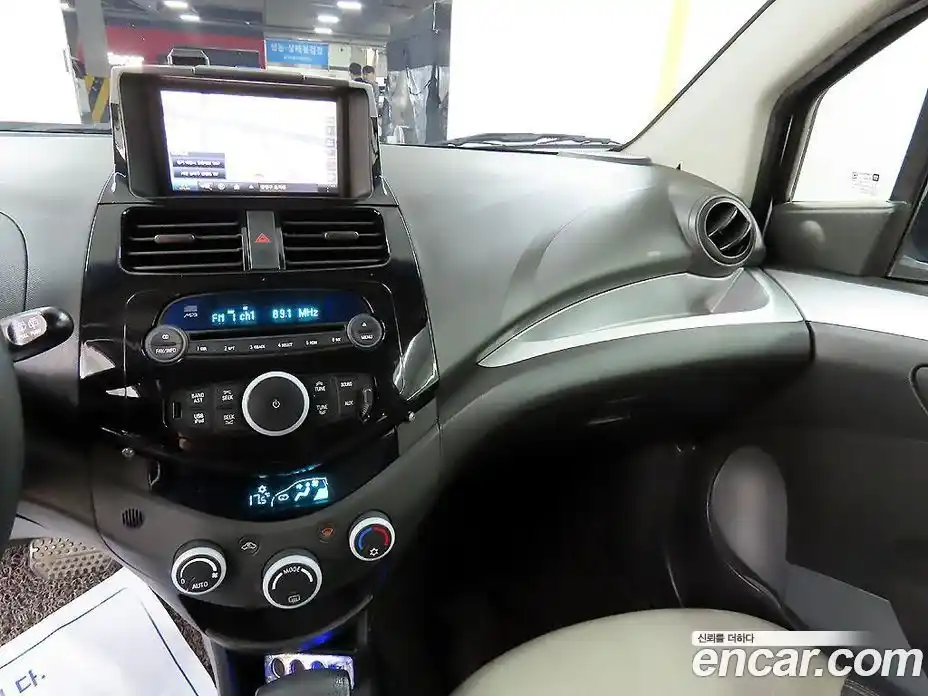 Chevrolet Spark 2012 1.0 автомат (гидро), фото 16