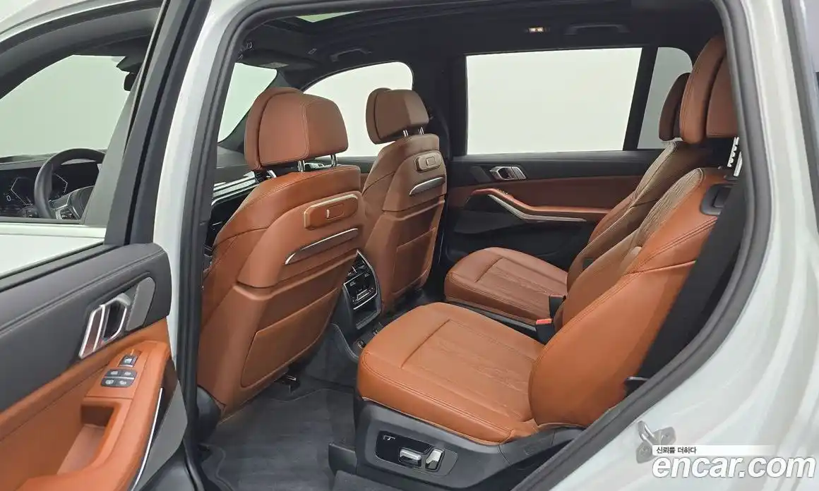 BMW X7 2025 3.0 автомат (гидро), фото 17
