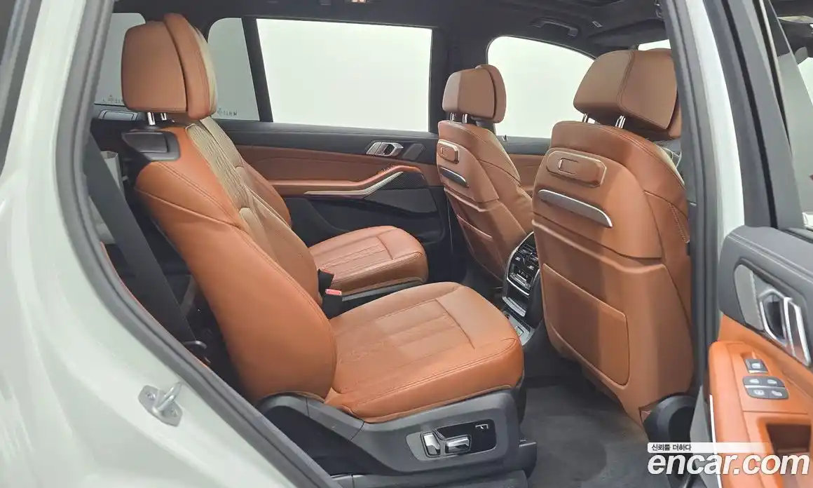 BMW X7 2025 3.0 автомат (гидро), фото 25