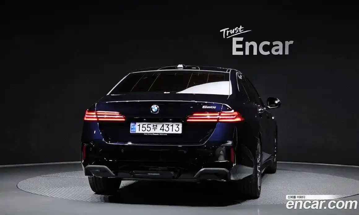 BMW 5 серия 2024 2.0 автомат (гидро), фото 4