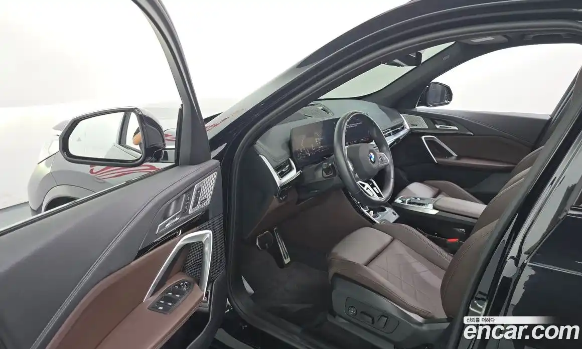 BMW X1 2023 2.0 автомат (гидро), фото 13